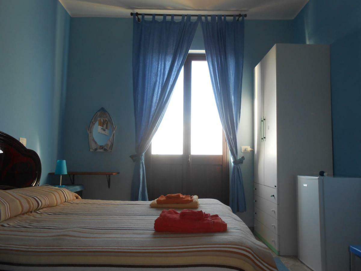 B&B Ro.Ma. Barcellona-Pozzo di Gotto Buitenkant foto