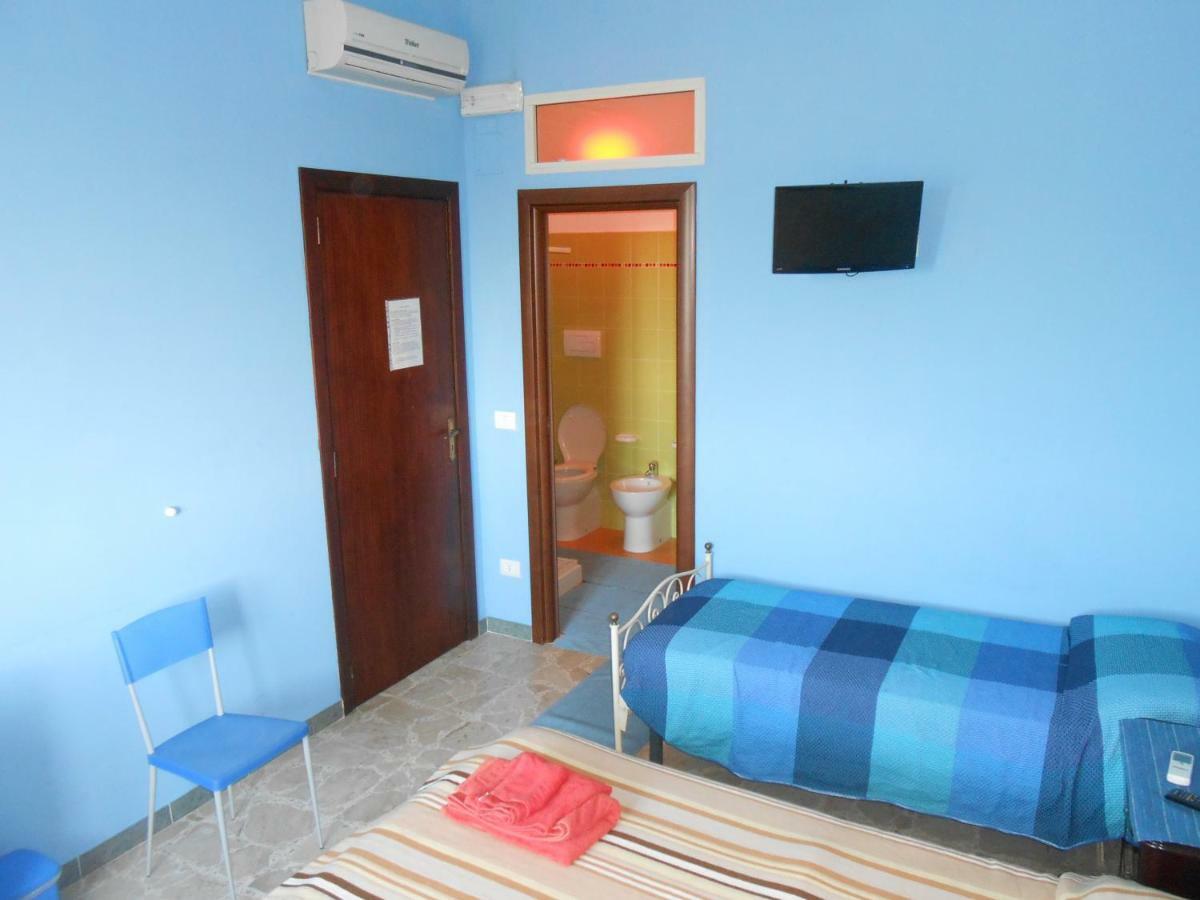 B&B Ro.Ma. Barcellona-Pozzo di Gotto Buitenkant foto