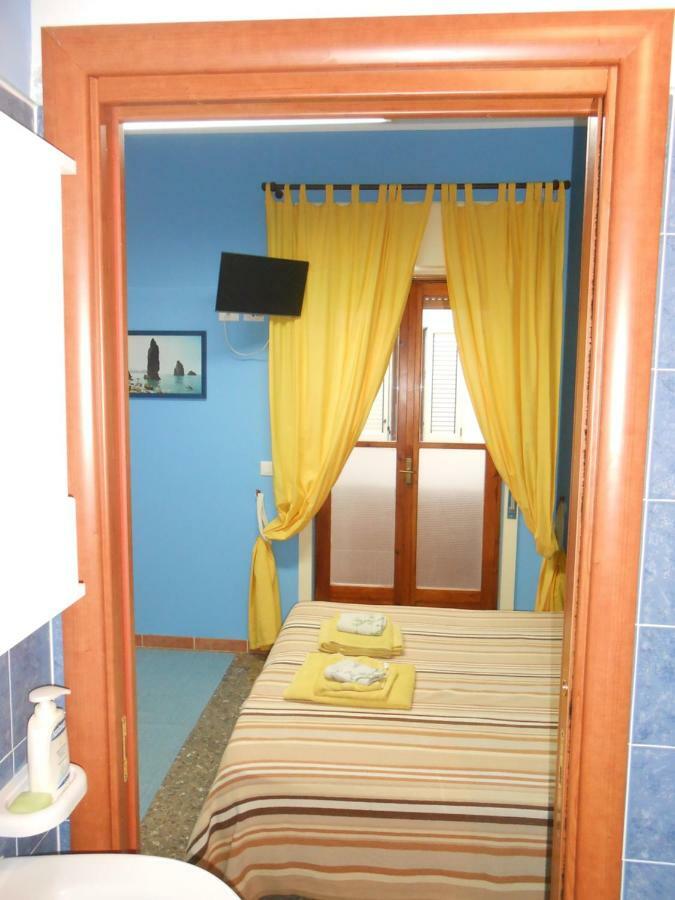 B&B Ro.Ma. Barcellona-Pozzo di Gotto Buitenkant foto